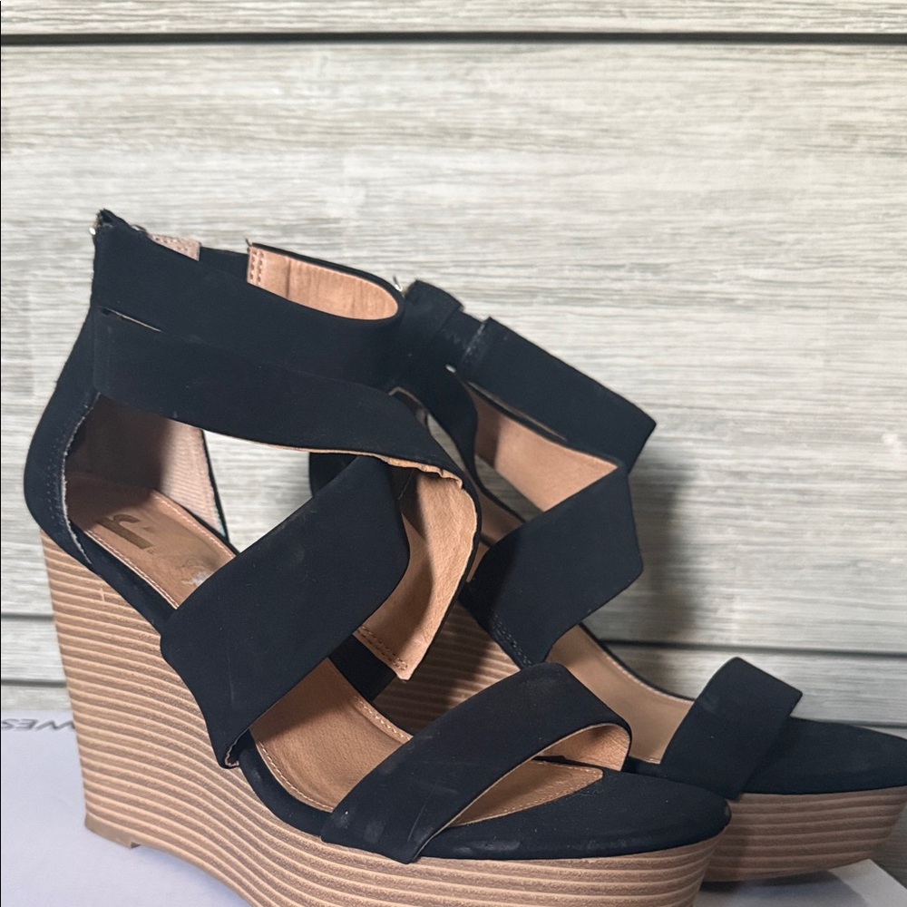 Stylish Black Wedge Sandals